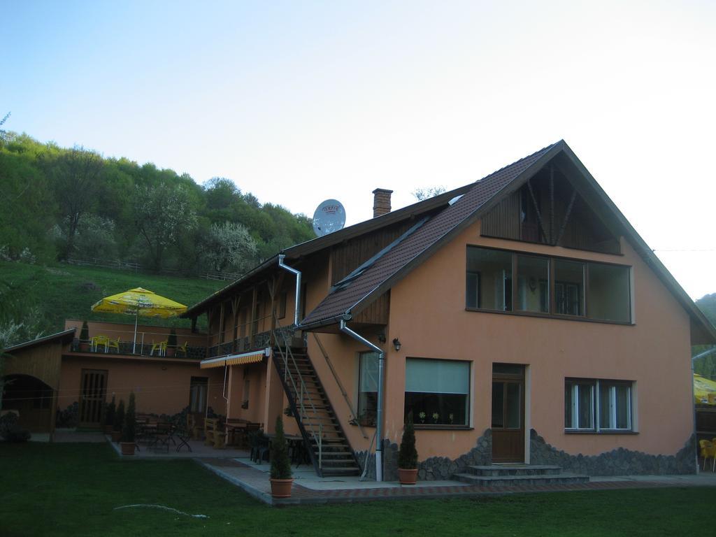 Pensiunea Colt Alb Băile Homorod Екстериор снимка